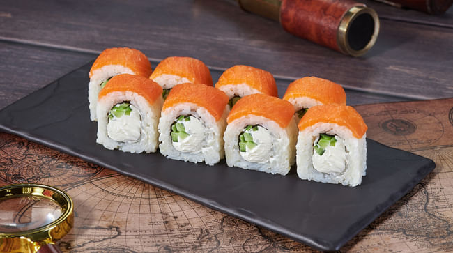 Блюдо Ролл Филадельфия лайт меню Мир Суши Ролл Филадельфия лайт Роллы в Альметьевске