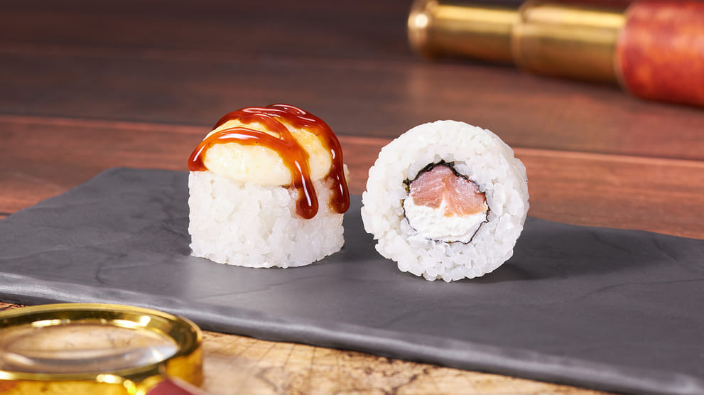 Блюдо Ролл Охотский с копченой кетой меню Мир Суши Ролл Охотский с копченой кетой - Роллы - Мир Суши, Мегион